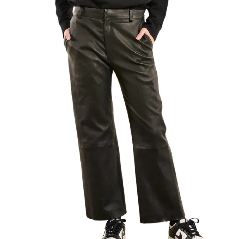 Leather Cropped Trousers In Black