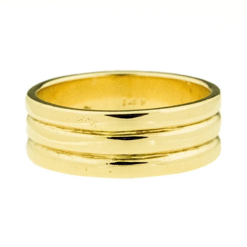 6mm Wide Lady's Gold Band Ring in 14K Yellow Gold - Size 4.75